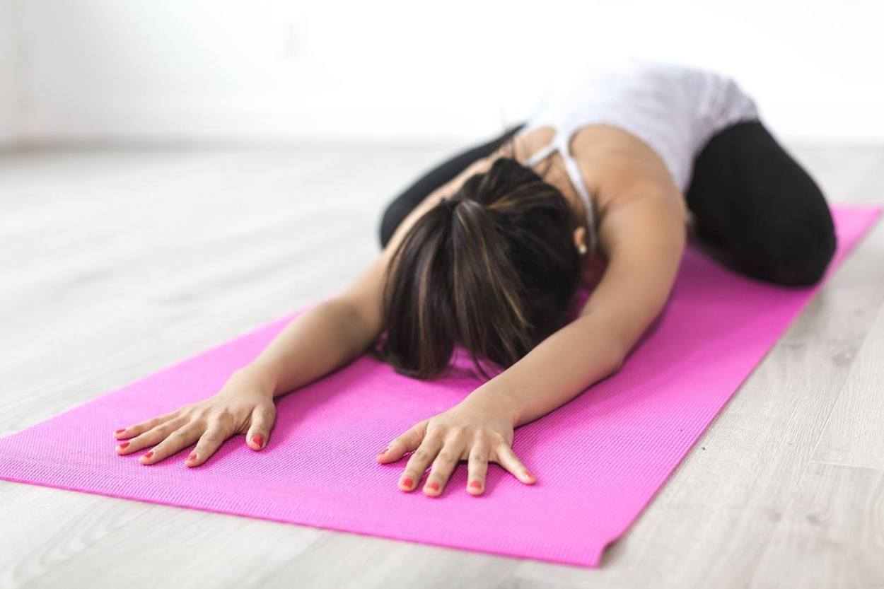 yoga beginners course iyengar-2573216_1280